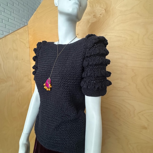 Exquisite black sweater with frills - Picture 2 of 7